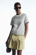 Футболка жіноча COS clean cut regular t-shirt 0960679006 XS Біло-чорний - изображение 1