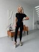 Спортивный женский комбинезон Zip Premium с акцентными силуэтными швами и коротким рукавом Открытая спина Без пуш-ап M Черный (ZIP150BlackM) - изображение 6
