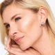 Кремообразный хайлайтер с мягким преображающим эффектом Trinny London The right light illuminator - изображение 3