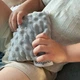 Антиколиковая детская грелка с ароматом лаванды и вишни от колик и болей в желудке 13х16 см Baby Ono Серый - изображение 8