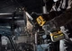 Шлифмашина угловая аккумуляторная DeWALT DCG440N - изображение 3