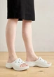 Шльопанці жіночі Crocs Bae Slide Platform White (37-38, білий) - зображення 8
