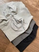 Спортивные женские короткие шорты Soft SQ с перекрестным поясом и эффектом push up для фитнеса, йоги, танцев Бесшовные с утяжкой Однотонные M Светло-серые (SQSH09M) - изображение 11