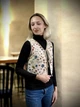 Жилетка камізелька жіноча жаккардова з квітковим візерунком на завʼязках, універсальний розмір M, Біла - зображення 4