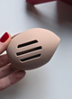 Силиконовый чехол для спонжа бежевый Silicone Makeup Sponge Holder Beige - изображение 9