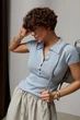 Однотонная вязаная футболка - поло Lurex Голубой One Size (95050) - изображение 1