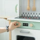 Дерев'яна інтерактивна кухня Mamabrum MAM221 KITCHEN з пральною машиною посудомийкою та крейдовою дошкою для дітей - изображение 10