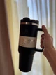 Термокружка Stanley Quencher H2.O FlowState™ Tumbler з трубочкою і ручкою 1.18 л Чорний - изображение 1
