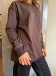 Лонгслив Женский Шоколадный С Надписью На Рукавах Oversize Oversize (385442) - изображение 5