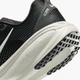 Жіночі кросівки для бігу Nike W Vomero 18 HM6804-005 37.5 (6.5US) Чорні (197863392028) - зображення 8