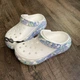 Дитячі кроксі Crocs Kids Crush Clog White/Multi Butterfly (28/29, білий) - зображення 3