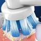 Насадки сумісні з електричною зубною щіткою Oral-B Sensitive Clean 4 шт - зображення 2