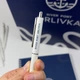 Ручка пластиковая с серебрянным клипом с логотипом - изображение 2