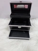 Кейс визажиста NYX Professional Makeup Train 3 Tier (20х15х15 см) - изображение 2