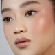 Палетка кремовых румян и хайлайтера Natasha Denona Mini Rose Cheek Duo Cream Blush & Highlighter 4 g - изображение 4