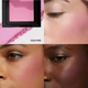 Шелковистые матовые сухие румяна Bobbi Brown Compact Blush (Pale Pink Matte) 3.7 g - изображение 3