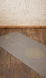 Премиальный коврик для йоги каучуковый Lita Asana Grey PU/coconut/rubber Yoga mat серый 183х68х0,5 см - изображение 5