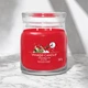 Ароматична свічка Christmas Eve Medium Jar Yankee Candle (1631837E) - зображення 1