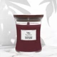 Ароматическая свеча с ароматом темной вишни и амбры Woodwick Medium Phantom Cherry 275 г - изображение 1