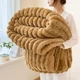 Плед мягкий на диван и кровать Shar Pei LUX 200х230см (Евро), теплый фактурный плед-покрывало Коричневый - изображение 4
