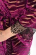 Халат женский велюровый фиолетового цвета с принтом Fashion размер 46 (212233) - изображение 4