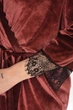 Халат женский полубатальный велюровый шоколадного цвета Fashion размер 52 (212253) - изображение 4
