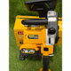 Професійна акумуляторна пилка DeWalt DCM575N (48V, 6Ah) Безщіткова пилка працює одночасно від 2х АКБ та шиною 45см Девольт - изображение 6