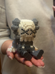Конструктор 3д для взрослых и детей ArcaneBrick "Kaws Grey" 11см сборный блочный конструктор в форме 3D дизайнерская фигурка Кавс - изображение 8