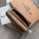 Женский кошелек Coach Small Trifold wallet светло-коричневый + подарочная упаковка - изображение 2