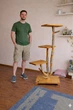 Деревянная когтеточка для кота 150 см из натуральной ветки с полками 40×35 см - изображение 9