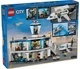 Конструктор LEGO City Аеропорт із літаком 887 деталей (60502) - зображення 2