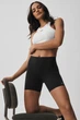 Женские велосипедки Alo Yoga Airbrush High-Waist 5 Biker Short Black W6311R размер M - изображение 3