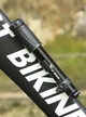 Насос для велосипедів ручний 100 PSI велосипедний міні насос для м'яча надувного матраца кола куль шин велонасос компактний велосипедний насос портативний з кріпленням алюмінієвий з 3 насадками N5566 WEST BIKING Чорний 73574 - зображення 7