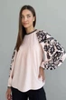 Жіноча блуза з етнічним принтом Nenka XXL Рожевий (nenka3510-XXL) - зображення 1