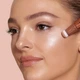 Рідкий хайлайтер Charlotte Tilbury Beauty Light Wand Easy Highlighter — Відтінок Spotlight 12 мл FHLWX12XXR22 - изображение 2