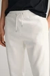 Чоловічі білі спортивні штани TONAL ARCHIVE SHIELD PANTS Gant XL 2039023 - изображение 4