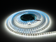 Світлодіодна стрічка 1 м SMD2835 120 LED 12В 10Вт/м IP20 6000-6500K холодний білий (35504412) - зображення 7