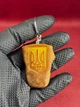 Брелок із бурштину (тризубець) 50/36 мм к-238 - зображення 2