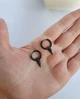 Серьги маленькие круглые мужские женские пирсинг чёрные стрела треугольник - изображение 3
