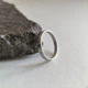 Серебряное кольцо с без камней, вес изделия 1,06 гр (2203186) - изображение 2