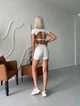 Спортивный женский костюм Soft (кроп-топ с открытой спиной + шорты с V-поясом) для фитнеса и йоги Elasoft Premium Комплект-двойка L Пепельно-белый (TF_SH04L) - изображение 7