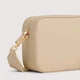 Torebka crossbody damska skórzana mała Coccinelle Tebemini E5MN555I101 N64 Beżowa (800070354333) - obraz 3
