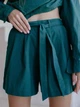 Летний женский костюм из натуральной ткани (рубашка + шорты) легкий oversize повседневный комплект для дома и прогулок Leglo - XS Smaragd - изображение 2