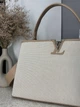 Велика жіноча сумка-тоут LOUIS VUITTON Capucines Souple бежева - зображення 1