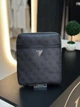 Сумка чоловіча Guess Vezzola месенджер крос-боді через плече сіра з монограмою - изображение 5