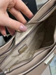 Сумка жіноча Guess Serenova shoulder bag на плече з ланцюжком бежева - изображение 8