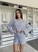 Жiночий костюм у смужку шорти+кофта бiлого кольору 37943 46/50 - зображення 1