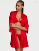 Халат Victoria's Secret Signature Satin Short Piped Robe XS/S Червоний (27318329) - зображення 2