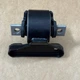Опора АКПП подушка двигателя левая 3.6L Dodge Journey Avenger Chrysler 200 Sebring 68054693AB - изображение 1