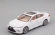 Коллекционная металлическая модель автомобиля Lexus ES300H 1:24 белая (световые и звуковые эффекты) - изображение 11